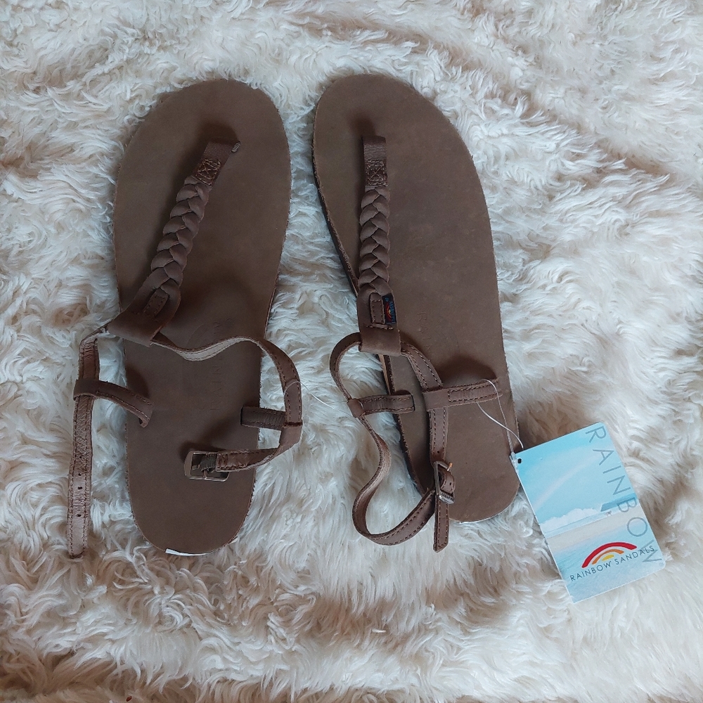 NWT Rainbow T strap sandals